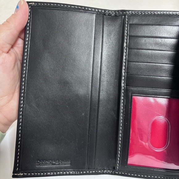 *New* Dooney & Bourke Monogram Tote Bag and wallet set
Color black /gray - Picture 13 of 16